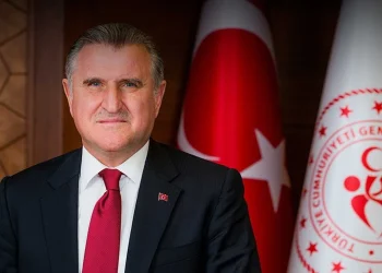 Osman Aşkın Bak: KKTC’yi gururla temsil ettiler