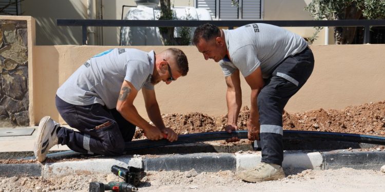 İskele’de su hatlarını yenileme çalışmaları devam ediyor