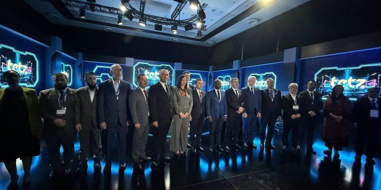 Çavuşoğlu: İnsanlık, tarihin en hızlı teknolojik dönüşüm süreçlerinden birini yaşıyor