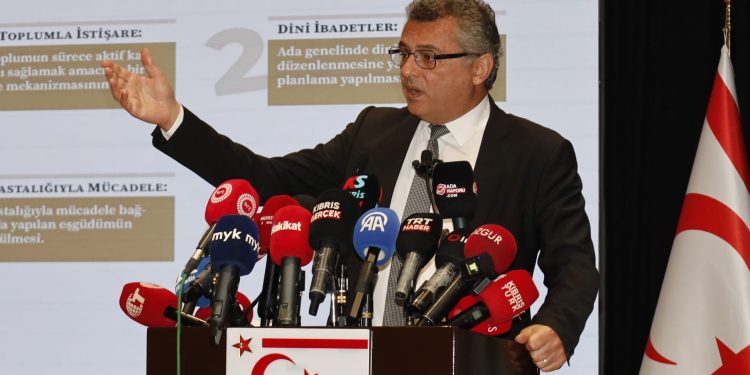 Erhürman: Kıbrıs Türk halkının çözüm iradesi görmezden gelinemez
