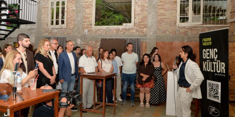 Cumhurbaşkanı Tufan Erhürman ve eşi Nilden Bektaş Erhürman, Genç Kültür Kollektifi’nin tanıtım etkinliğine katıldı
