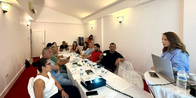 Çatalköy-Esentepe Belediyesi personeline iletişim eğitimi