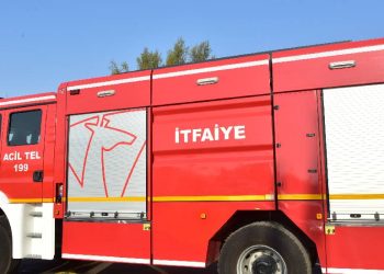 Zeytinlik’te araç, Bostancı-Taşpınar bölgesinde arazi yangını