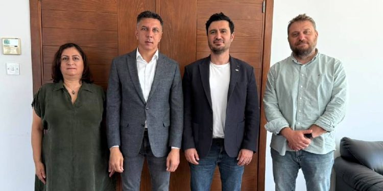Çelik, Amcaoğlu’nu ziyaret etti