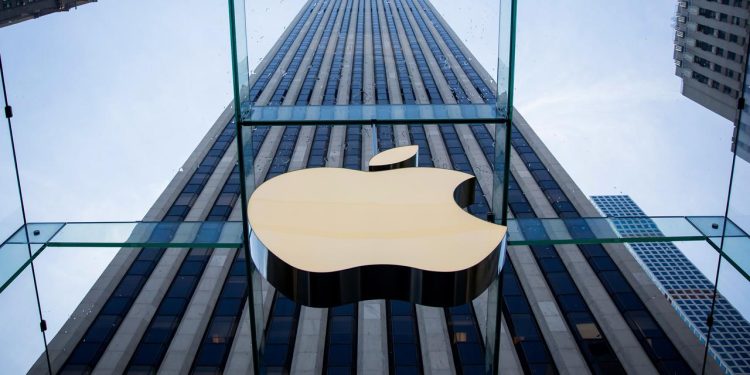 Apple, Rusya’nın popüler sosyal medya uygulamalarından bazılarını App Store’dan kaldırdı