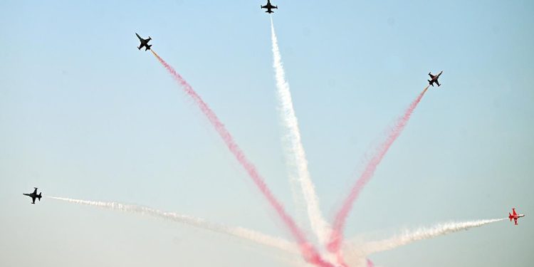 Türk Yıldızları Belçika semalarında alkış topladı