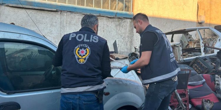 Konya merkezli 12 ilde ‘change araç’ operasyonu: 32 gözaltı