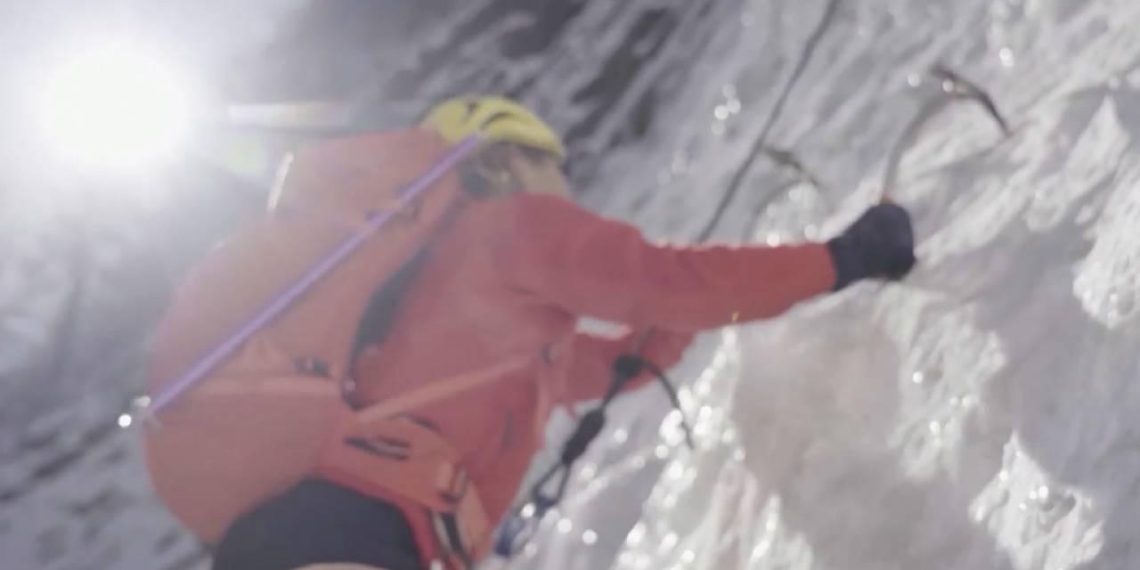 Everest’te bir ilk: Öldü sanılan rehber altı gün sonra sürünerek geri döndü