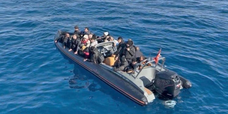 BM 2027’de yaklaşık 2,4 milyon mültecinin yeniden yerleştirilmeye ihtiyaç duyacağını öngörüyor