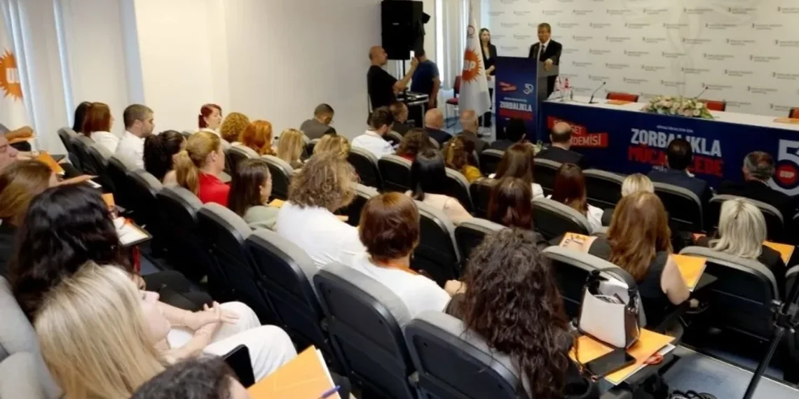 Başbakan Üstel: Çocukların ve gençlerin güvenli ortamda yetişmesi hükümetin önceliği