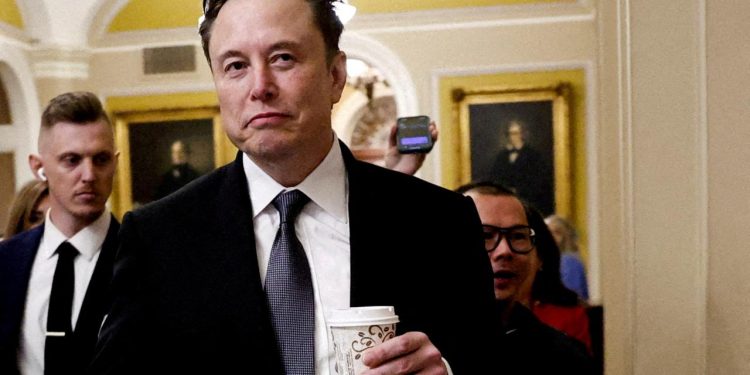 Elon Musk dünyanın ilk trilyoneri olma yolunda