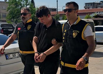 Sahte kimlik gösterdi, koluna yazdırdığı adı kendini ele verdi