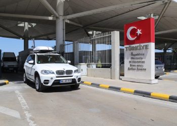 Gurbetçilerin “vatan yolculuğu” gümrük kapılarının dijitalleşmesiyle hızlandı