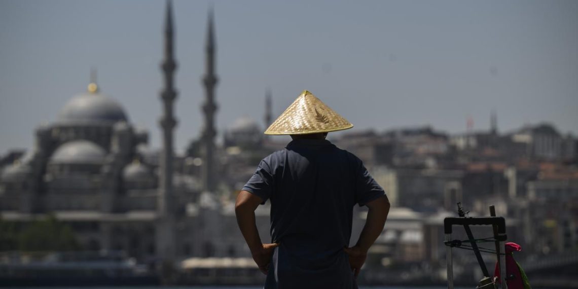 Türkiye’nin üç büyük kentinde sıcak hava dalgaları artıyor