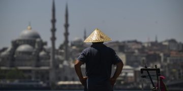 Türkiye’nin üç büyük kentinde sıcak hava dalgaları artıyor