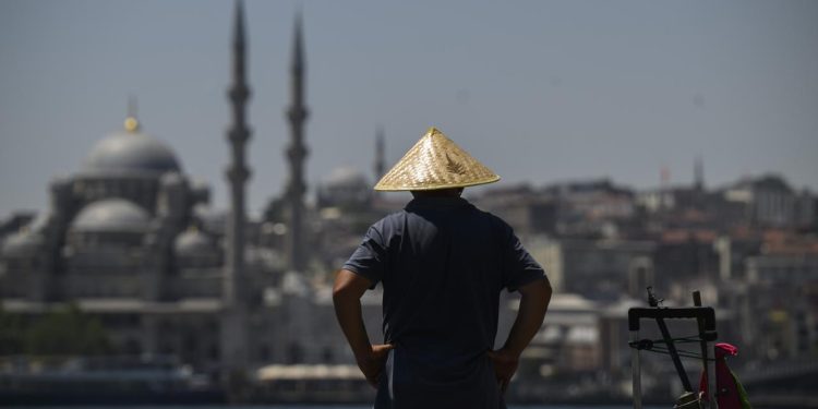 Türkiye’nin üç büyük kentinde sıcak hava dalgaları artıyor
