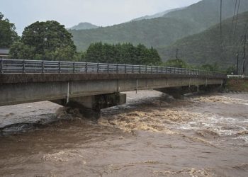 Japonya’da şiddetli yağışlar nedeniyle afet uyarısı
