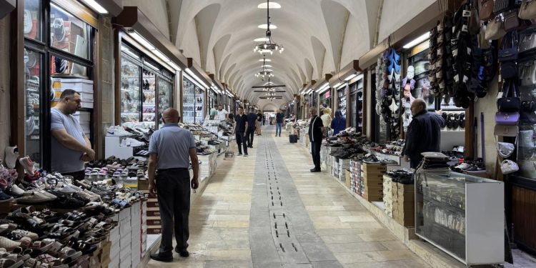 Kahramanmaraş’taki 6 asırlık çarşı yeniden esnafıyla buluştu