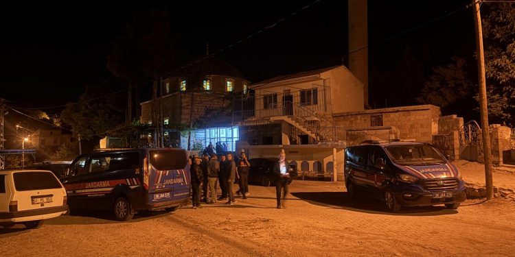 Kayseri’de bıçaklı saldırıya uğrayan 2 kişi öldü