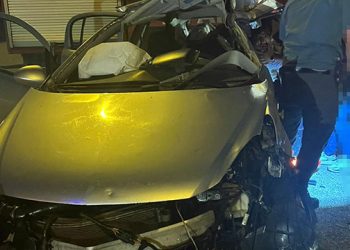 Otomobil ile hafif ticari araç çarpıştı: 1 ölü, 6 yaralı