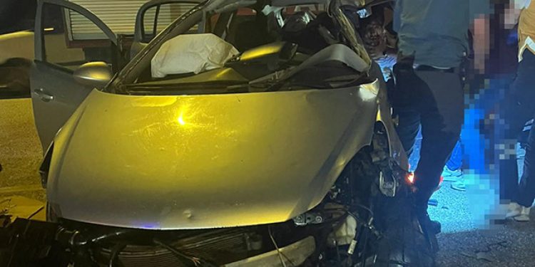 Otomobil ile hafif ticari araç çarpıştı: 1 ölü, 6 yaralı