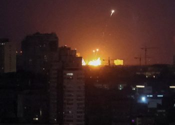 Rusya, Kiev’i vurdu: Siviller metro istasyonlarına sığındı