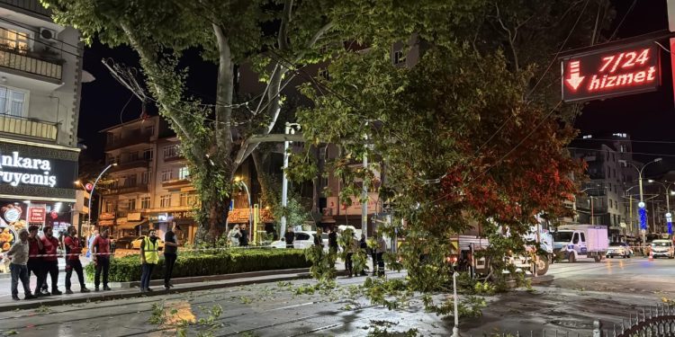 Kocaeli’de tramvay seferlerinde aksama