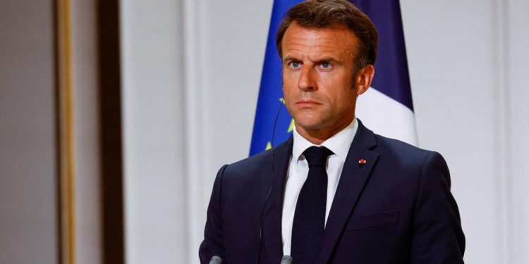 Macron’dan kutlamalara sert tepki: Şiddet kabul edilemez