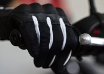 Tehlikeli motosiklet kullanan sürücüye 48 bin lira ceza