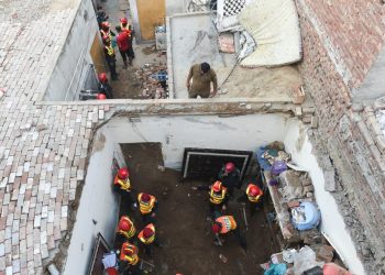 Pakistan’da etüt merkezinin çatısı çöktü: 14 öğrenci hayatını kaybetti