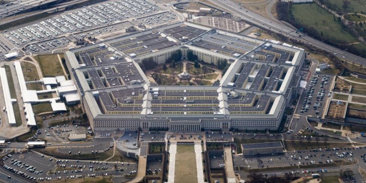 Pentagon’da kimyasal alarm: Çok sayıda kat tahliye edildi