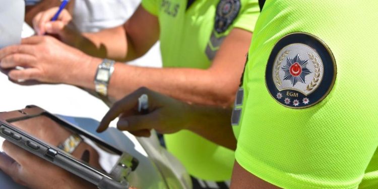 Kocaeli’de korsan taşımacılık yapan sürücüye 100 bin lira ceza