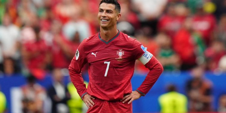 Ronaldo tarihe geçti
