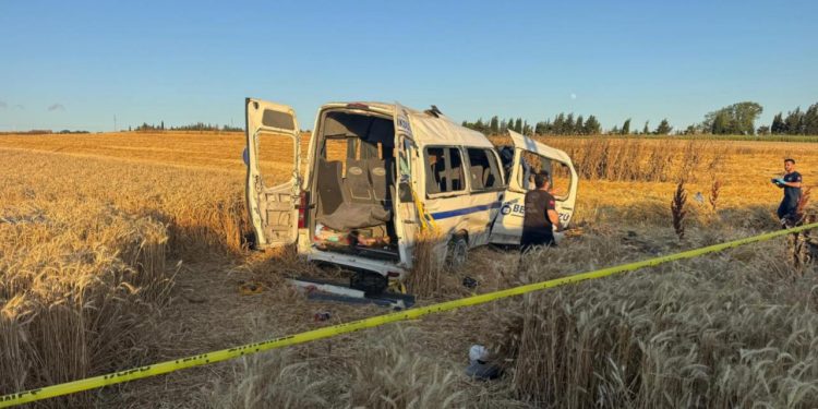 Silivri’de yolcu minibüsü devrildi: 2 ölü, 10 yaralı