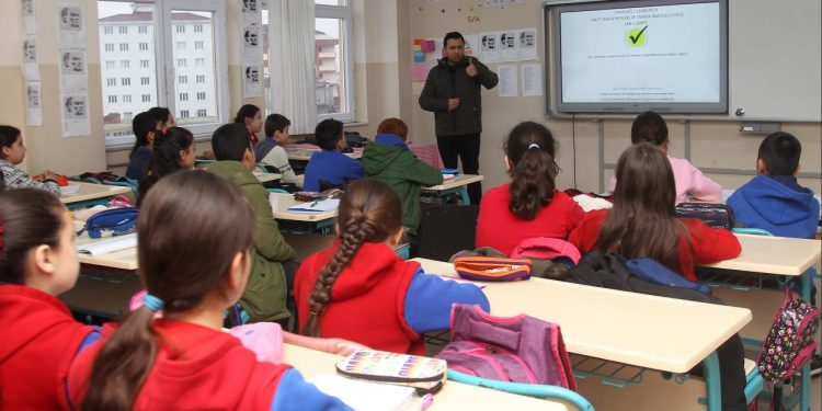 İstanbul’da ikili eğitim oranı yüzde 19’a düşürüldü