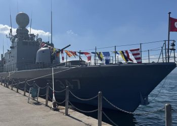 Kocaeli’de TCG Fırtına hücumbotu ziyarete açıldı