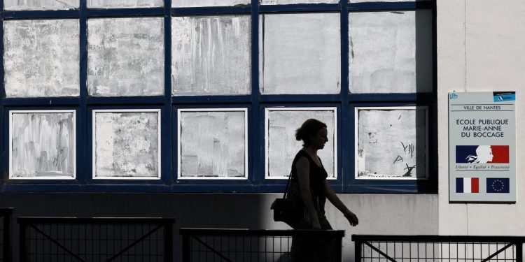 Aşırı sıcaklara karşı “tebeşir boyası” önlemi: Pencereler beyaza bürünüyor