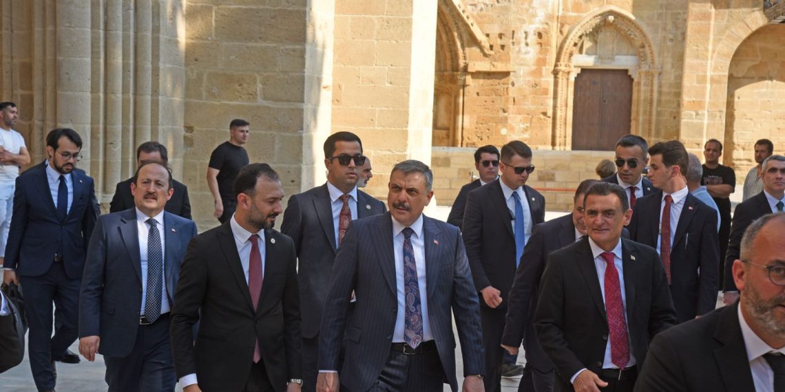 Oğuz ve Çiftçi, Selimiye Camisi’ni ziyaret etti