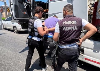 Adana’da durdurulan tırda 1,8 milyon uyuşturucu hap ele geçirildi