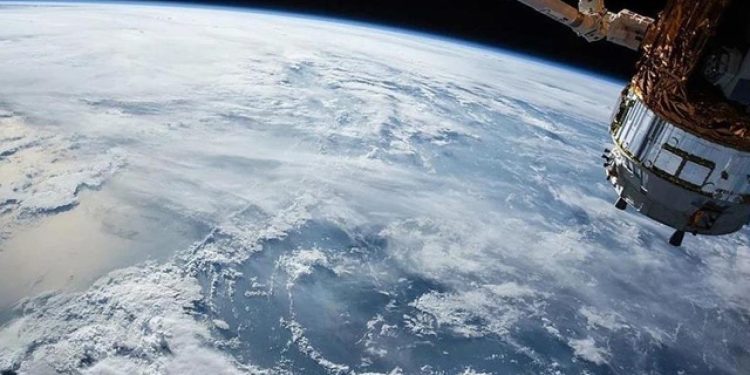 Uzayda acil durum: Hava sızıntısı astronotları sığınağa kaçırdı