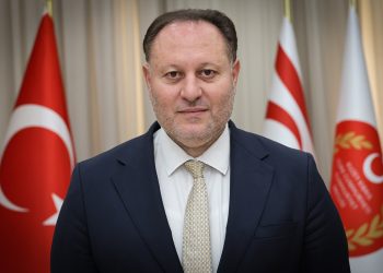 Öztürkler KKTC Milli Takımı’nı tebrik etti