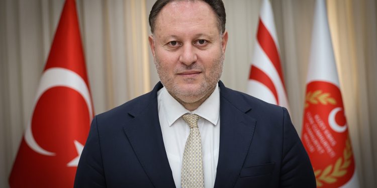 Öztürkler KKTC Milli Takımı’nı tebrik etti
