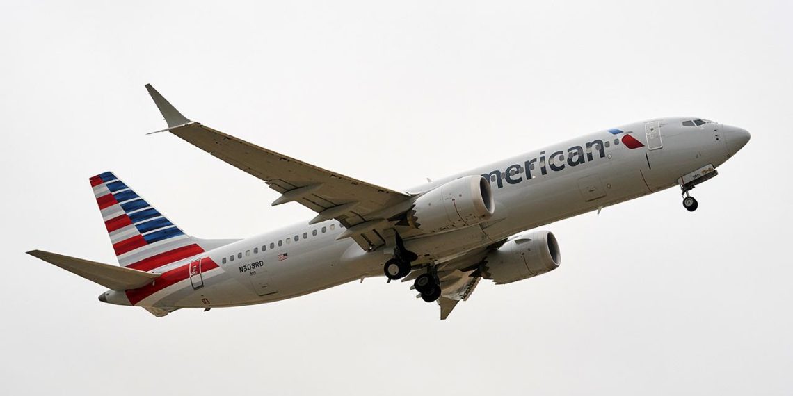 ABD’li hava yolu şirketi American Airlines teknik sorun nedeniyle uçuşları bir süre durdurdu