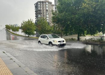Başkentte sağanak etkili oldu