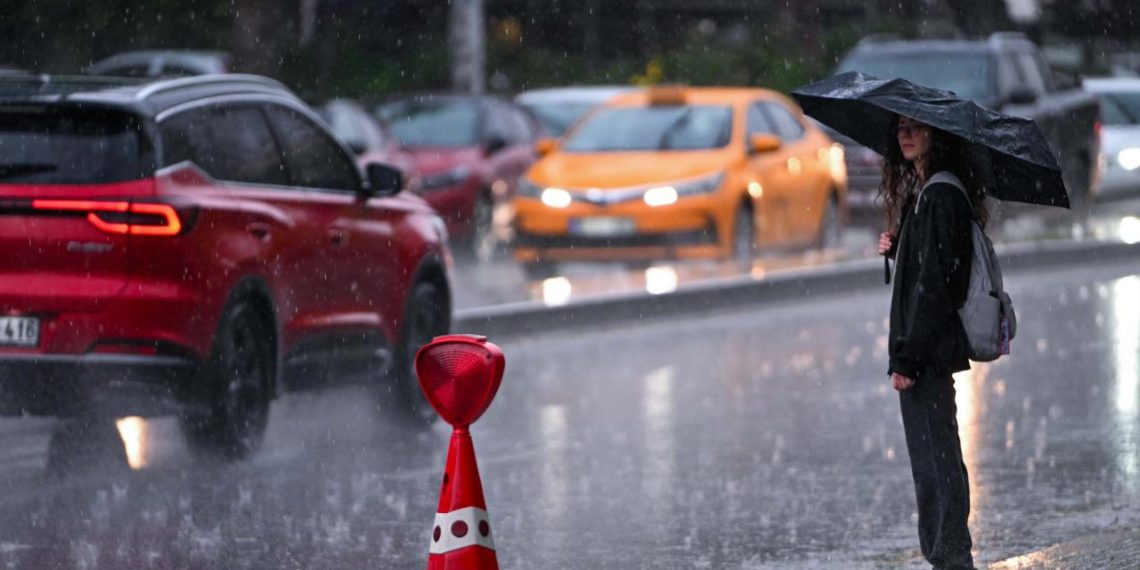 Meteorolojik uyarı verilen illerde 18 bin 705 personel görevlendirildi