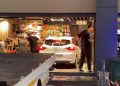 Bağcılar’da kontrolden çıkan otomobil markete girdi: 1 yaralı