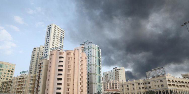 Bahreyn’de sirenler çaldı, halka güvenli bölgelere gitme çağrısı yapıldı