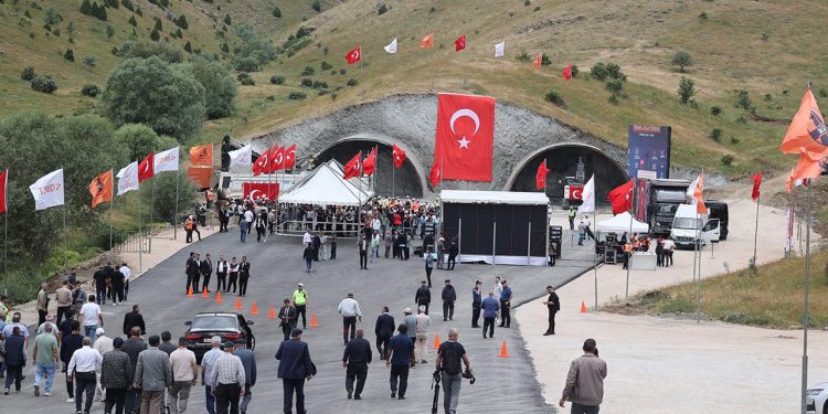 Çamlıbel Tüneli yılda 371 milyon lira tasarruf sağlayacak