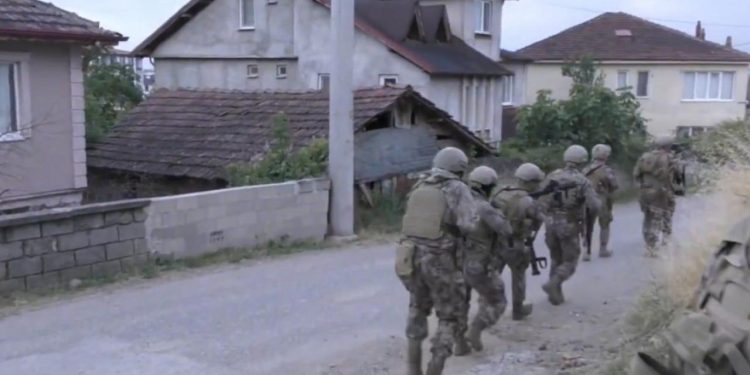 2 ilde terör örgütü DEAŞ’a operasyon