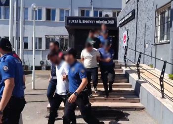 100 milyon lira dolandırdılar, ‘operasyon bitti’ deyip tatlı ikram ettiler